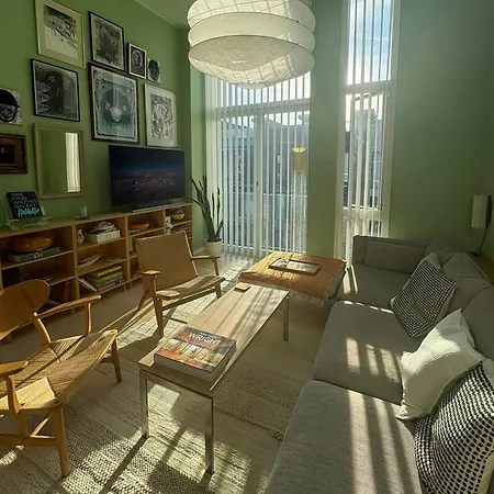 Apartment With Design Classics In Sydhavn Copenhagen