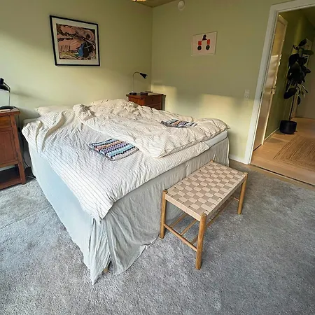 Apartment With Design Classics In Sydhavn *